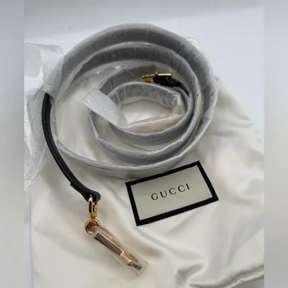 NWT Gucci Red  leather adjustable  strap with gold hardware NIB w/ dust bag - Picture 3 of 11